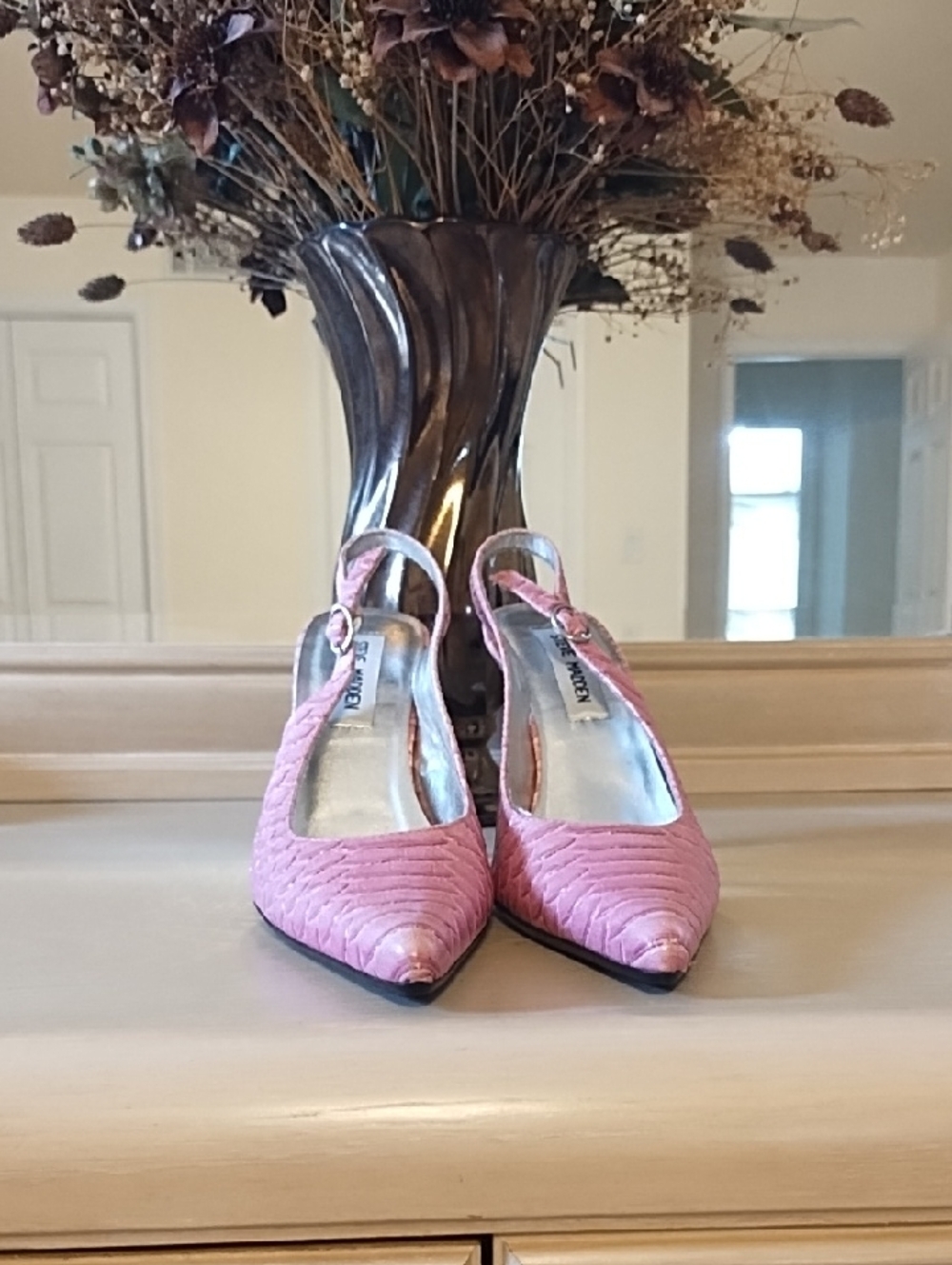 Steve Madden Pink Textured Slingback Pointed Toe Heels
